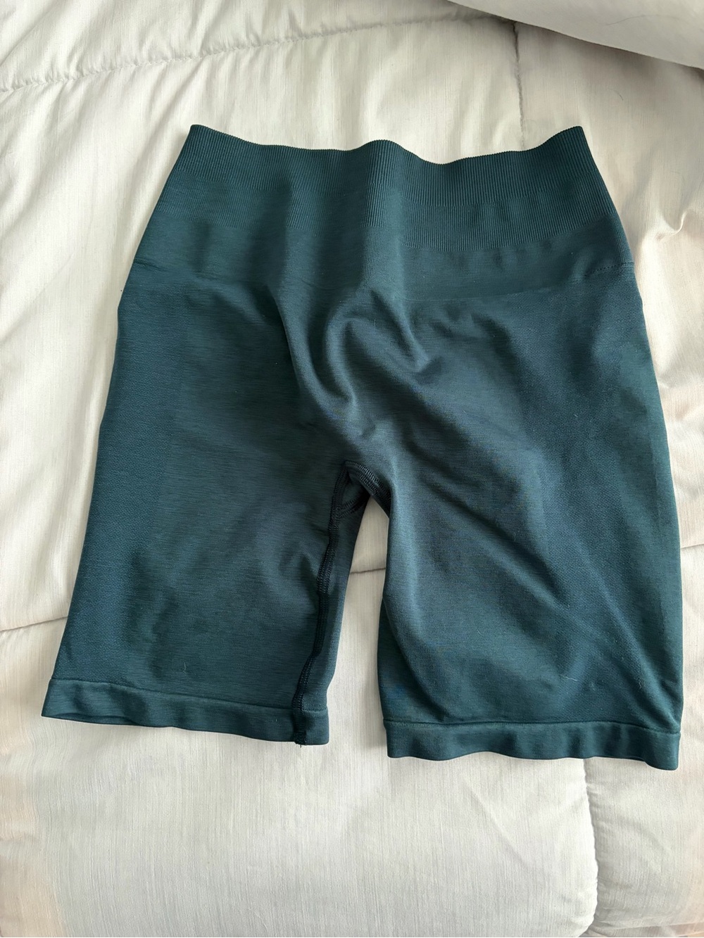 Alphalete amplify shorts 6.5”